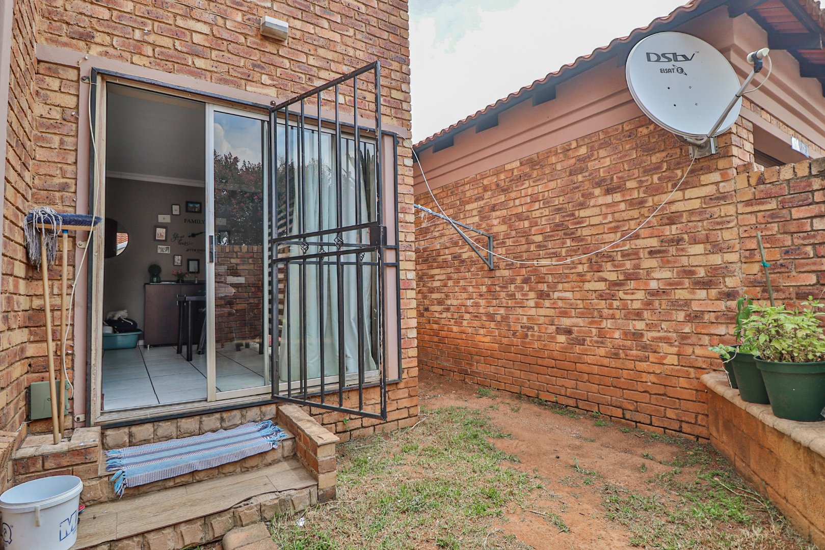 To Let 2 Bedroom Property for Rent in Nimrod Park Gauteng