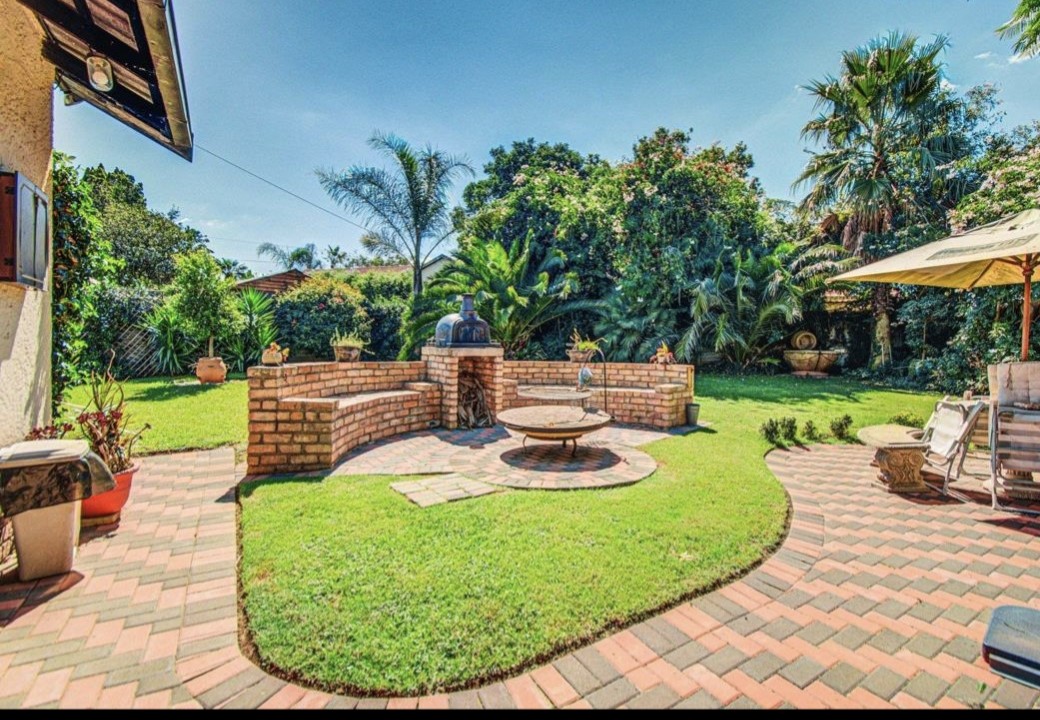 4 Bedroom Property for Sale in Glen Marais Gauteng