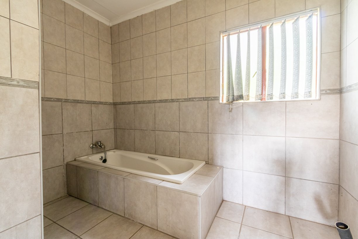 To Let 3 Bedroom Property for Rent in Bardene Gauteng