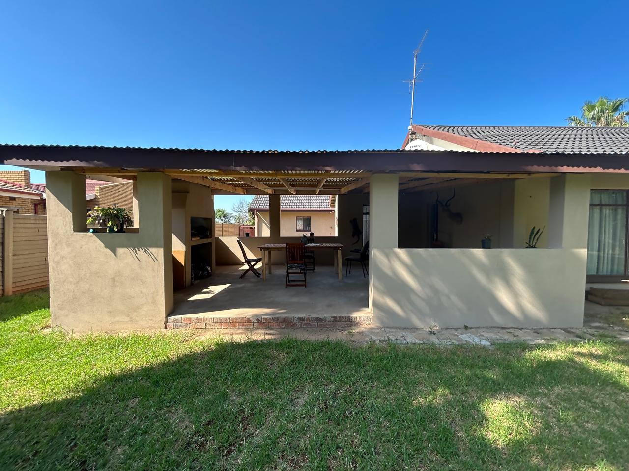 3 Bedroom Property for Sale in Flora Gardens Gauteng