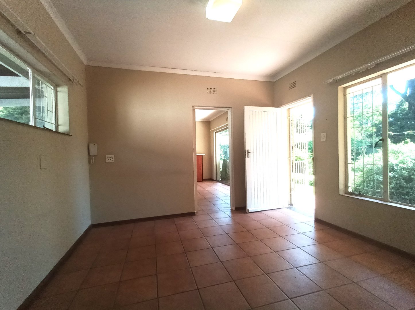 To Let 1 Bedroom Property for Rent in Oaklands Gauteng