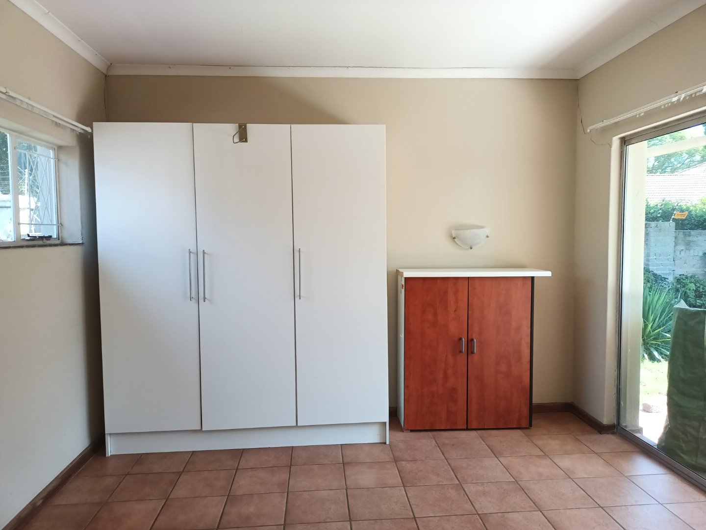 To Let 1 Bedroom Property for Rent in Oaklands Gauteng