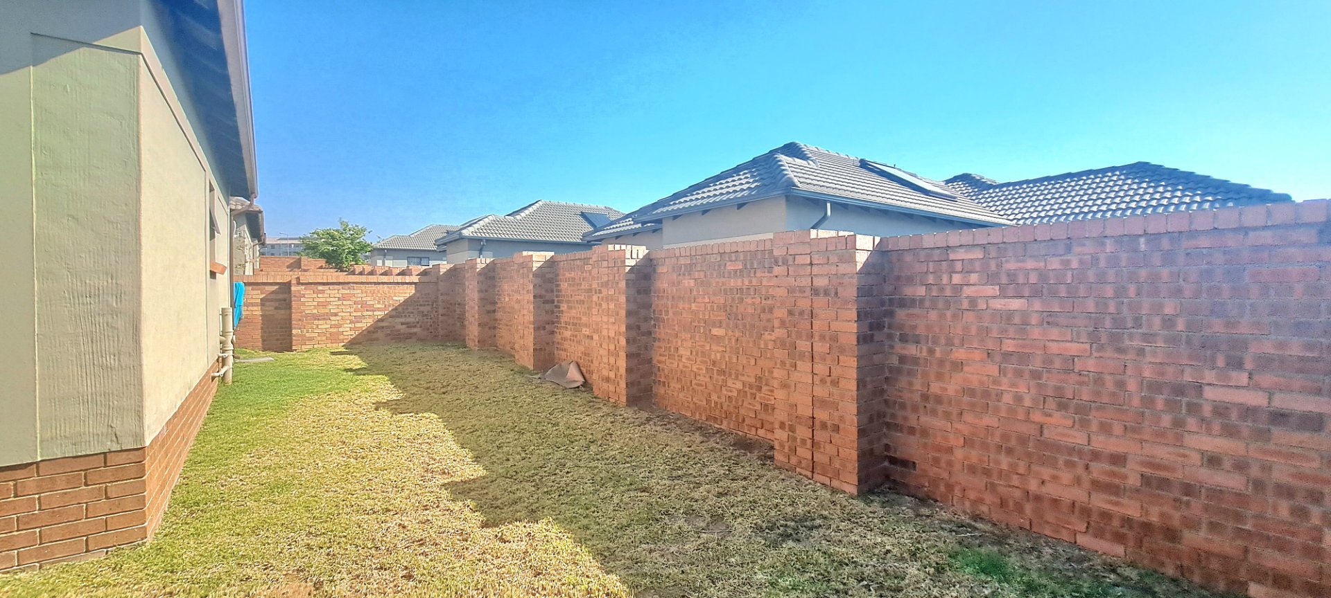 2 Bedroom Property for Sale in The Reeds Gauteng