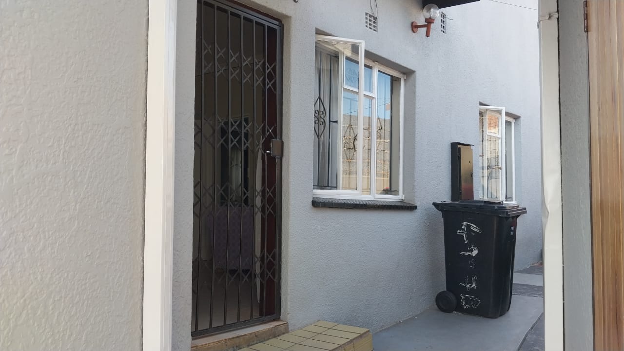 2 Bedroom Property for Sale in Diepkloof Zone 5 Gauteng