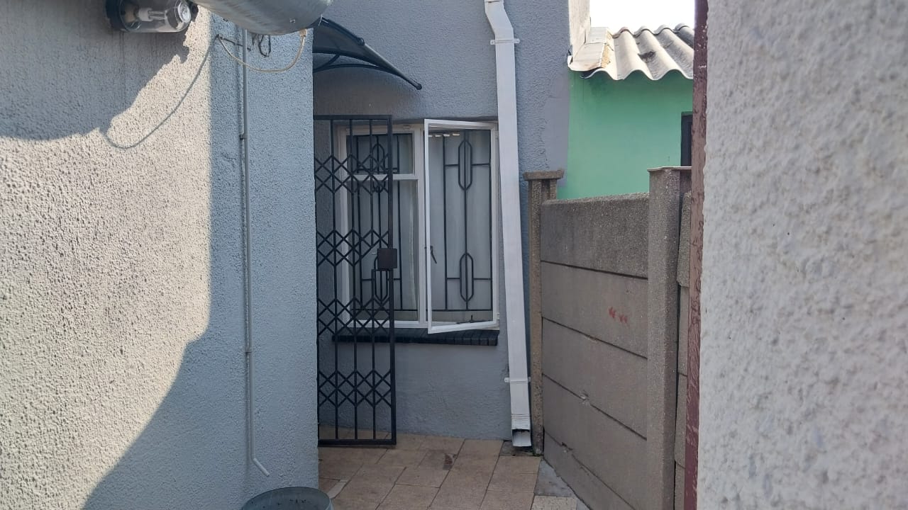 2 Bedroom Property for Sale in Diepkloof Zone 5 Gauteng