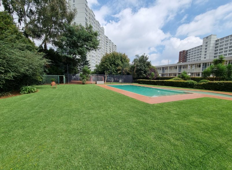 1 Bedroom Property for Sale in Bedford Gardens Gauteng