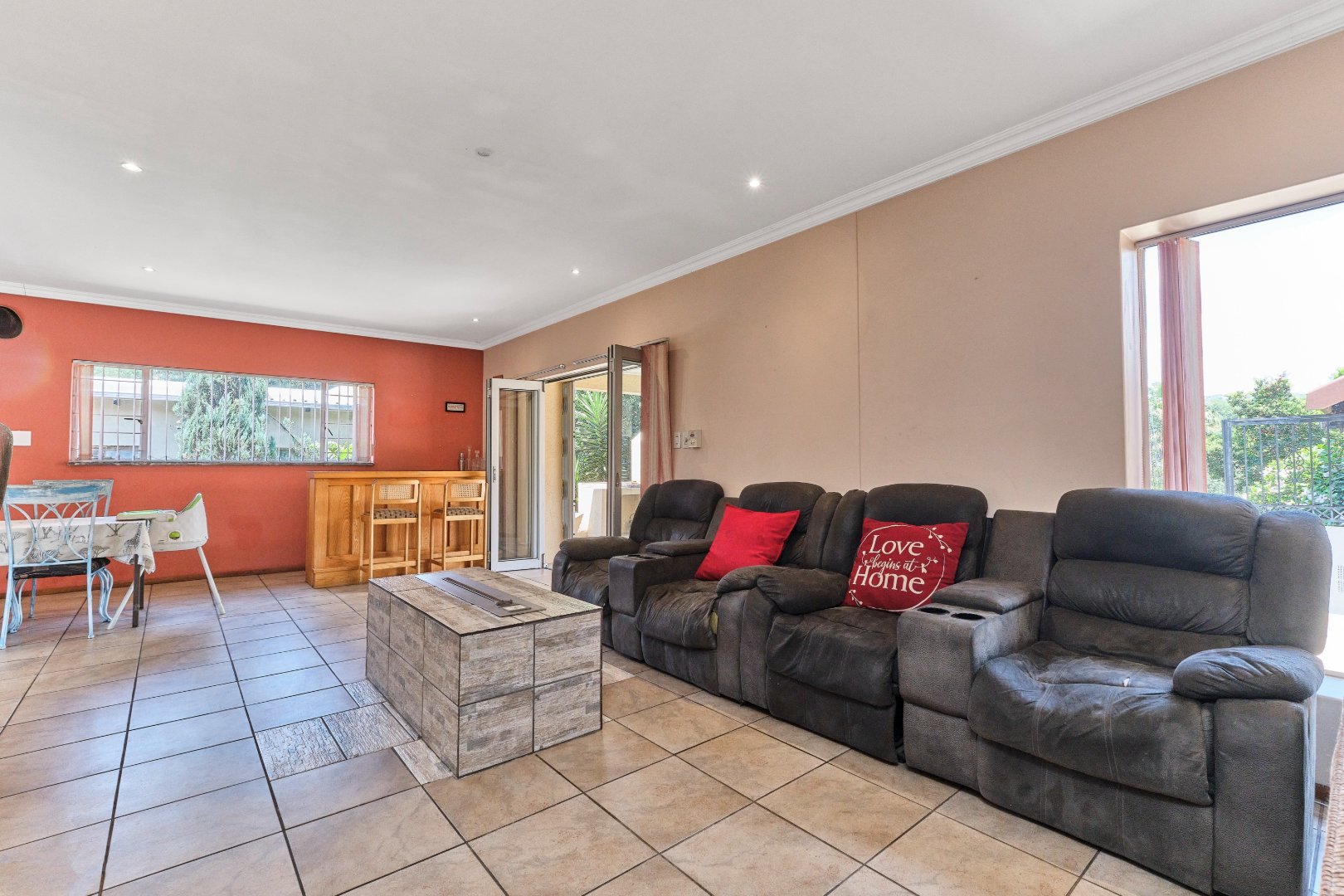 3 Bedroom Property for Sale in Fontainebleau Gauteng