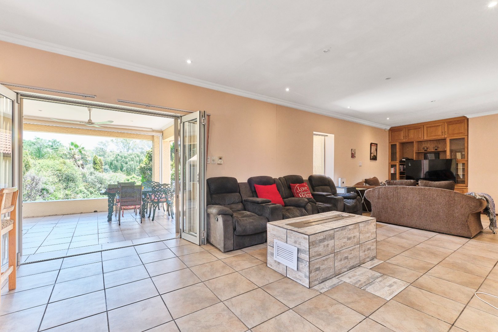 3 Bedroom Property for Sale in Fontainebleau Gauteng