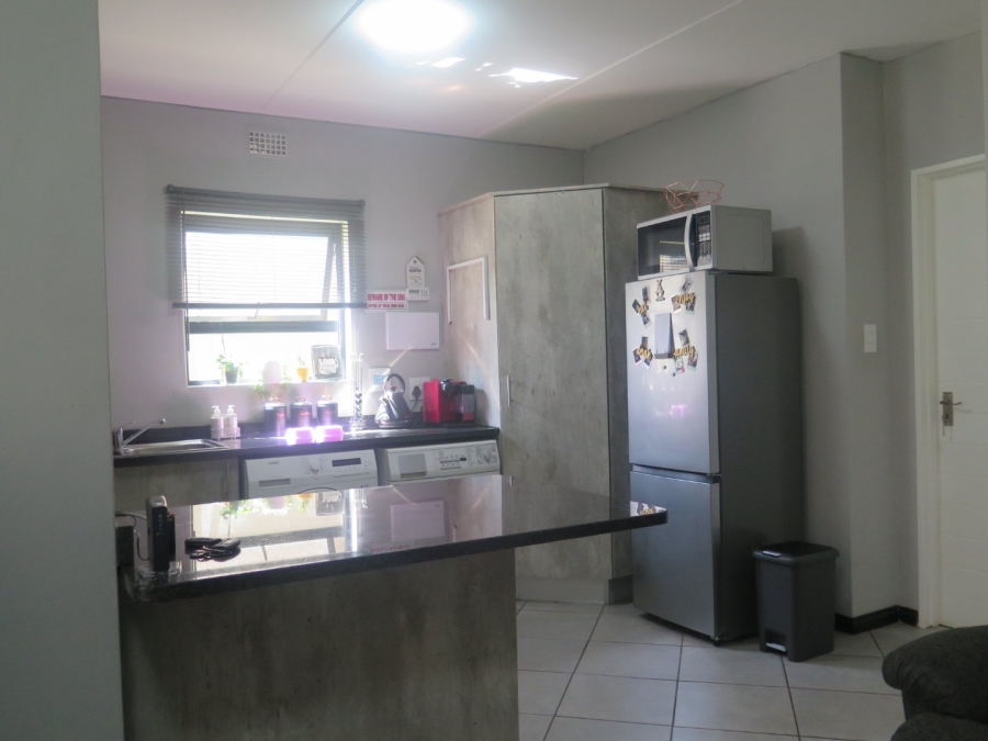 To Let 2 Bedroom Property for Rent in Norton Park Gauteng