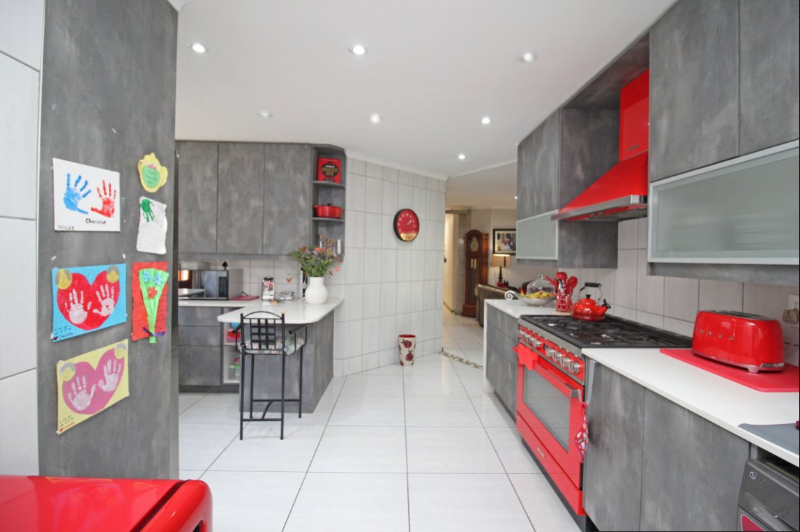 4 Bedroom Property for Sale in Marais Steyn Park Gauteng