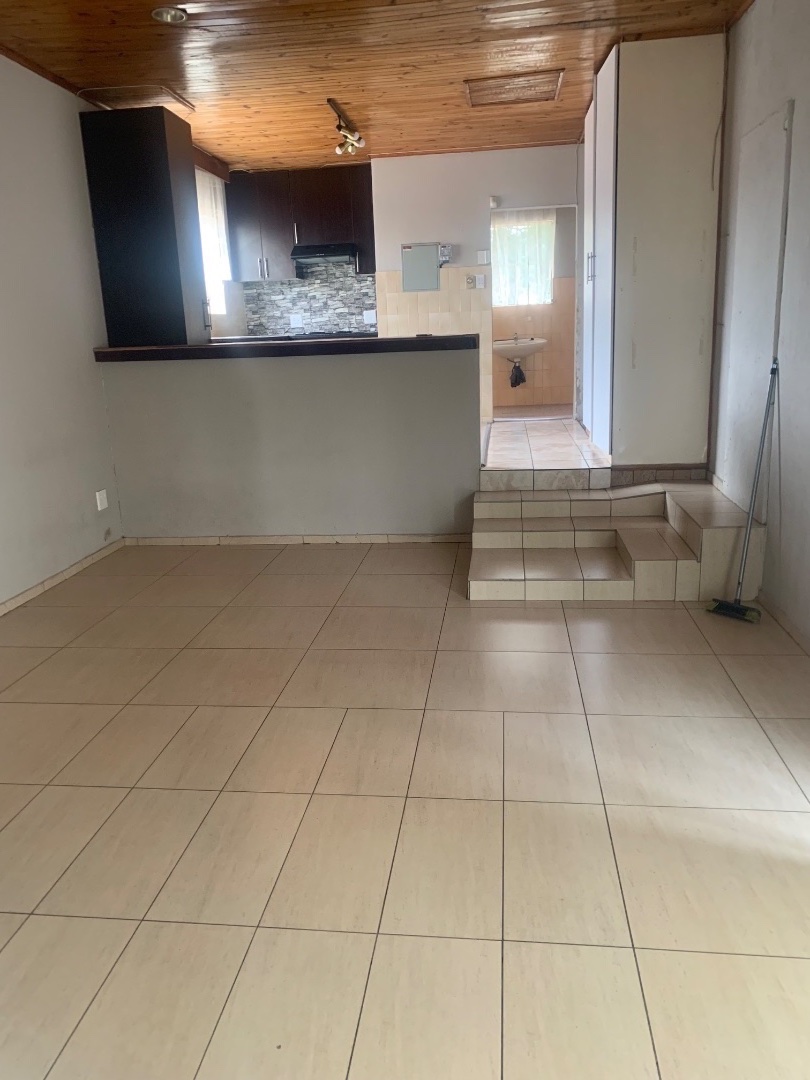 To Let 1 Bedroom Property for Rent in Mondeor Gauteng