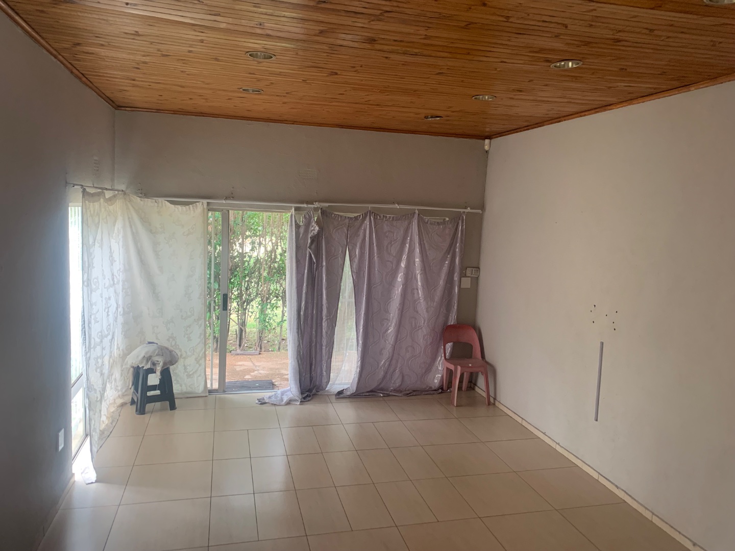 To Let 1 Bedroom Property for Rent in Mondeor Gauteng