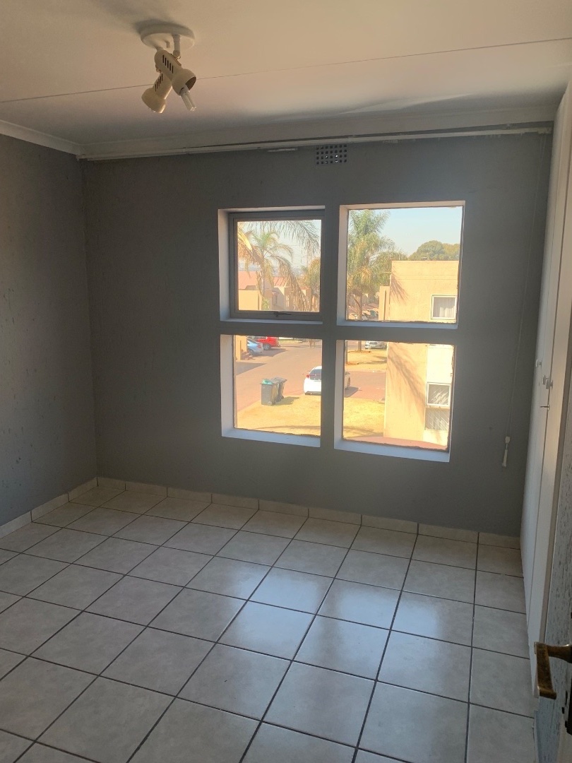 2 Bedroom Property for Sale in Meredale Gauteng