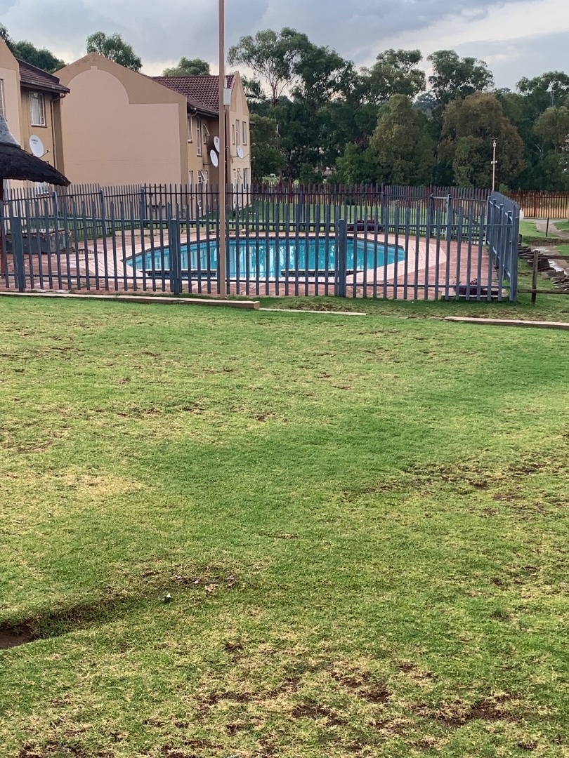 2 Bedroom Property for Sale in Mondeor Gauteng