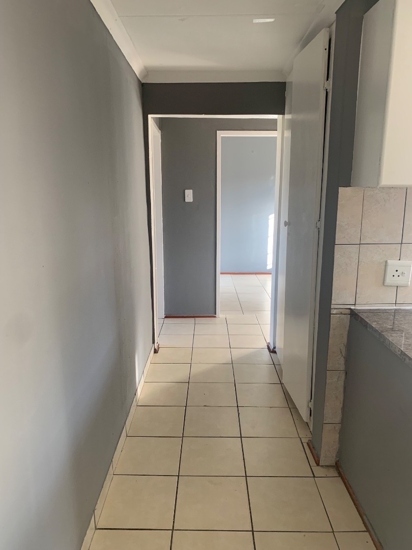 2 Bedroom Property for Sale in Mondeor Gauteng