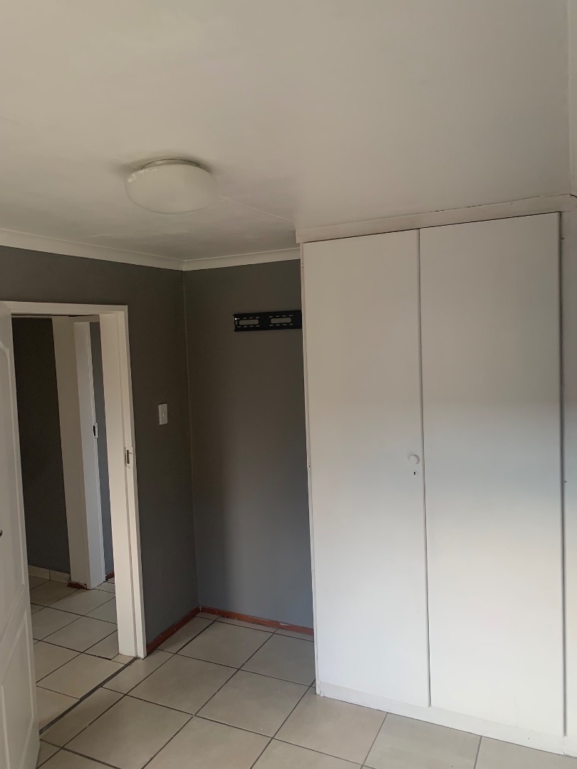 2 Bedroom Property for Sale in Mondeor Gauteng