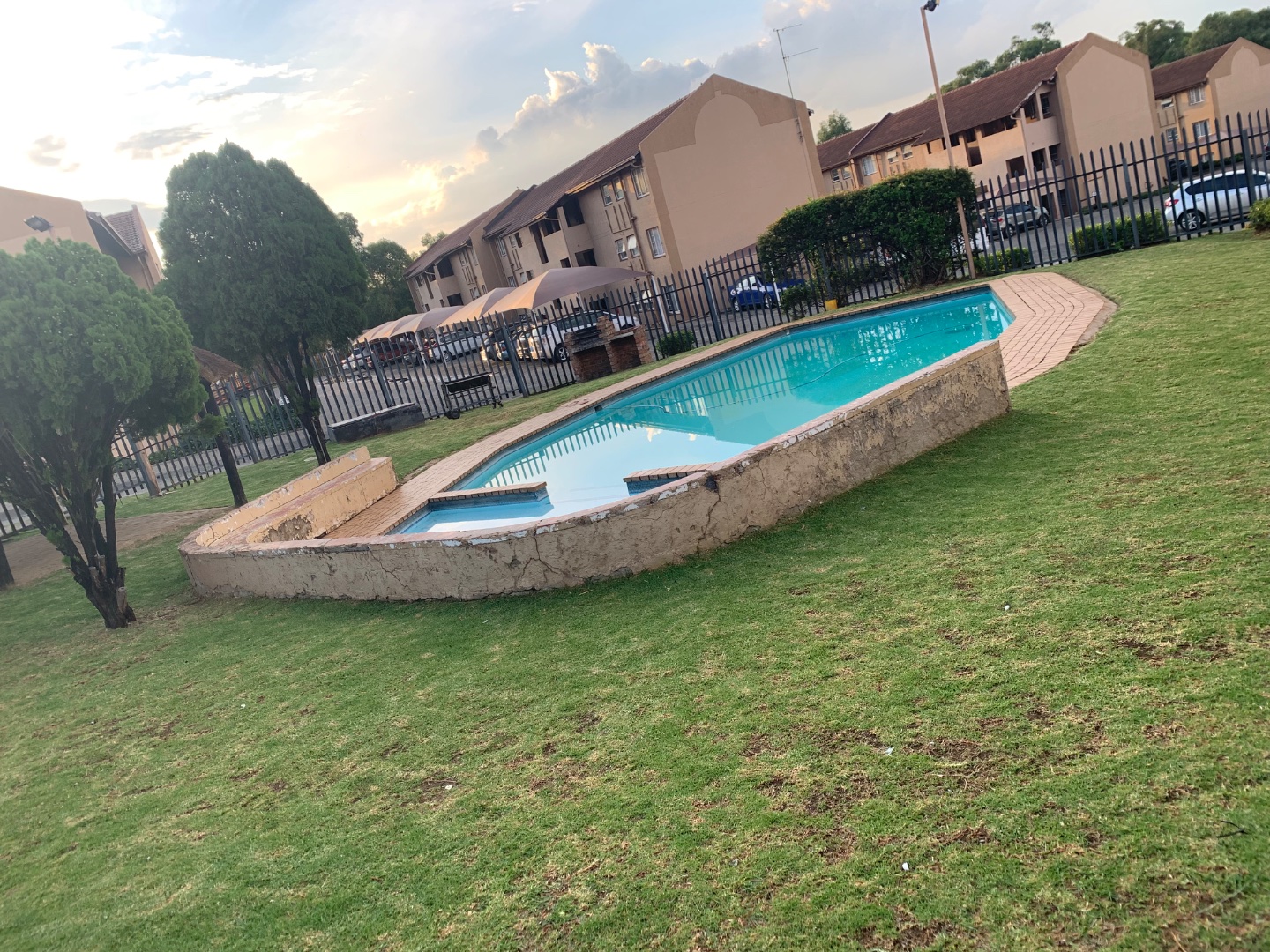 2 Bedroom Property for Sale in Mondeor Gauteng