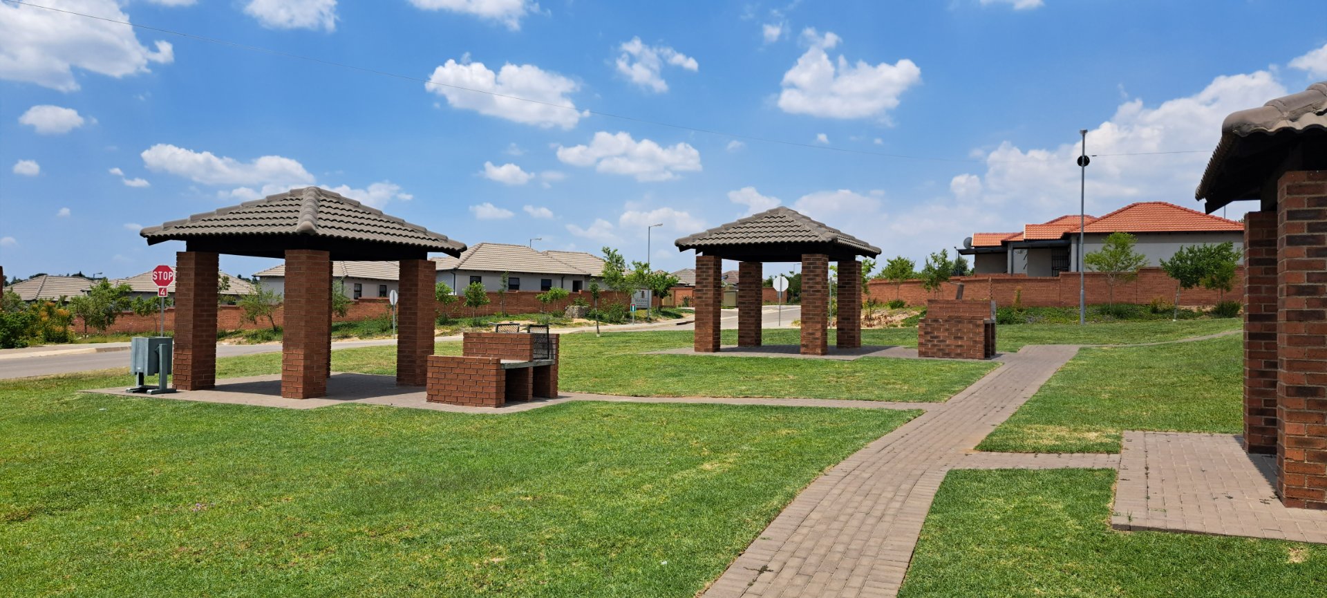 2 Bedroom Property for Sale in The Reeds Gauteng