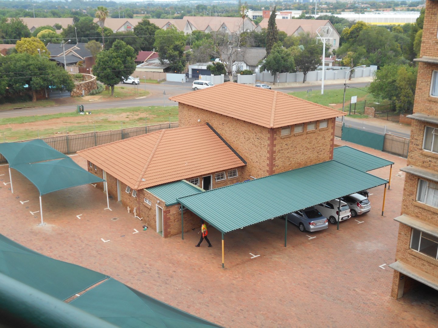 To Let 1 Bedroom Property for Rent in Die Hoewes Gauteng