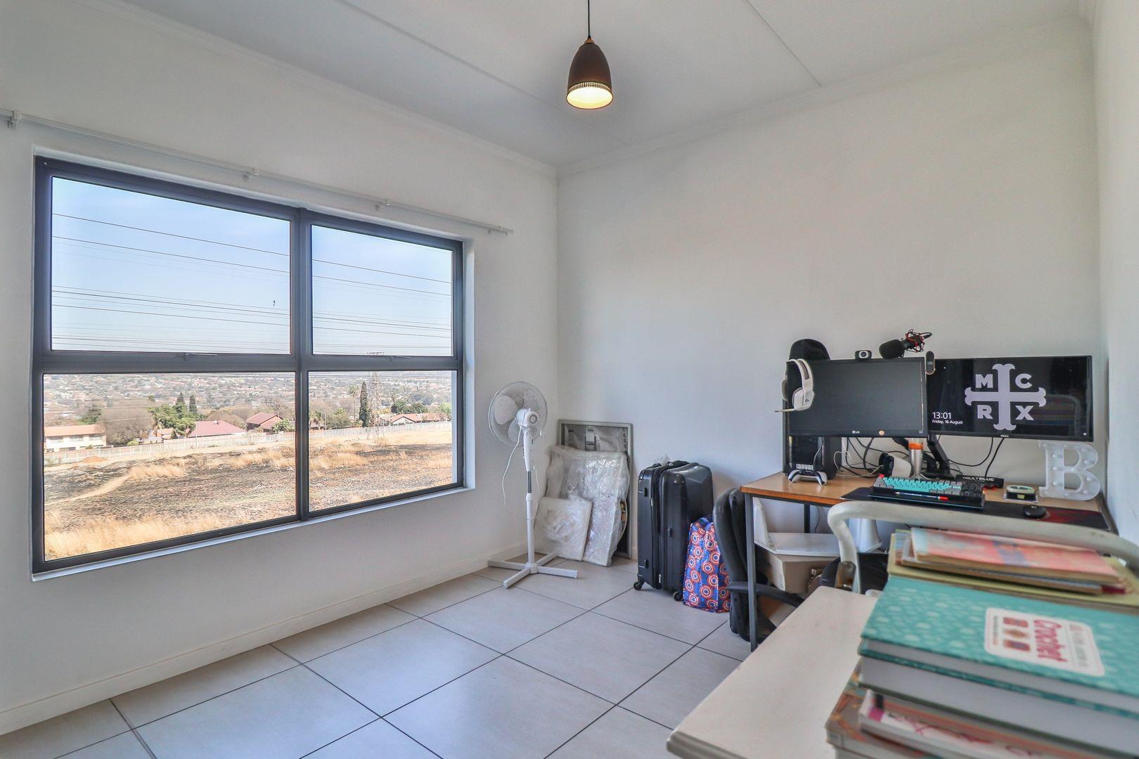 2 Bedroom Property for Sale in Greenstone Hill Gauteng