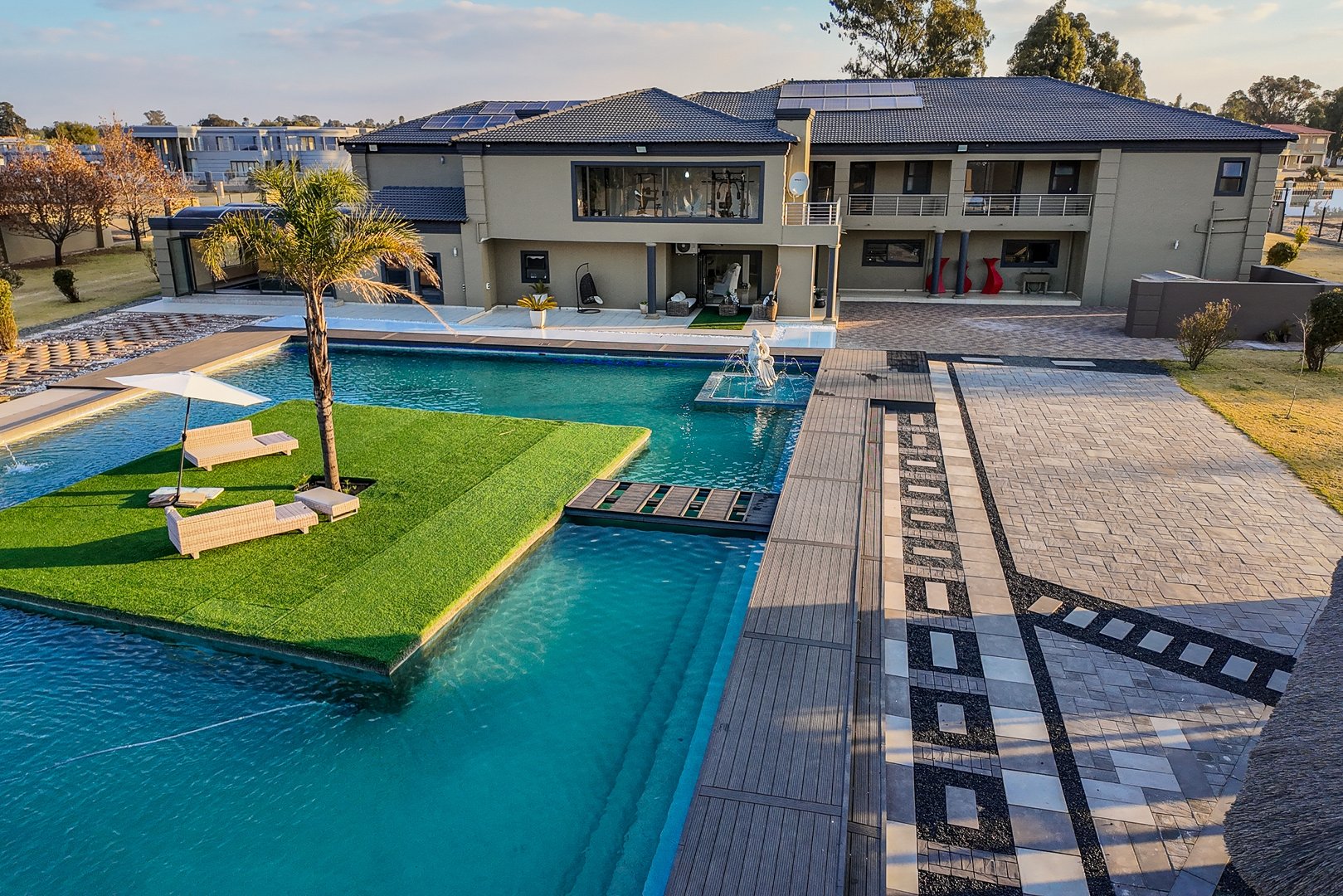 8 Bedroom Property for Sale in Presidents Ranch Gauteng