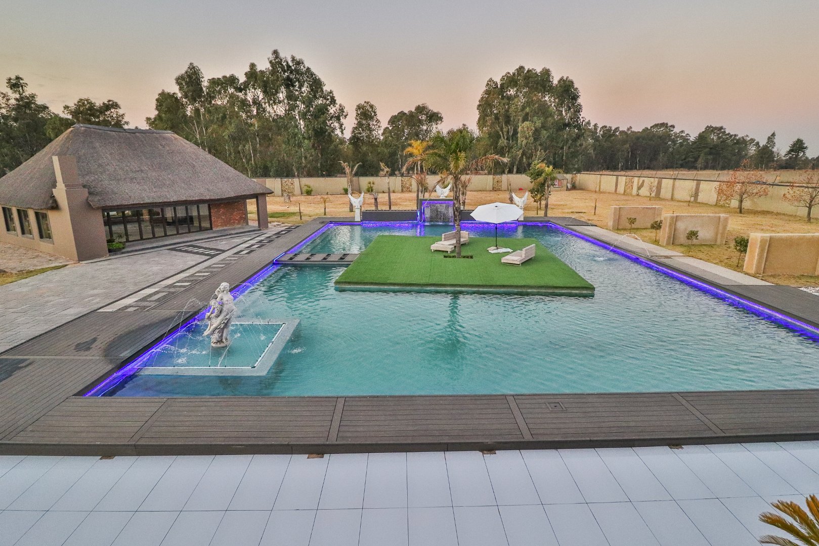 8 Bedroom Property for Sale in Presidents Ranch Gauteng