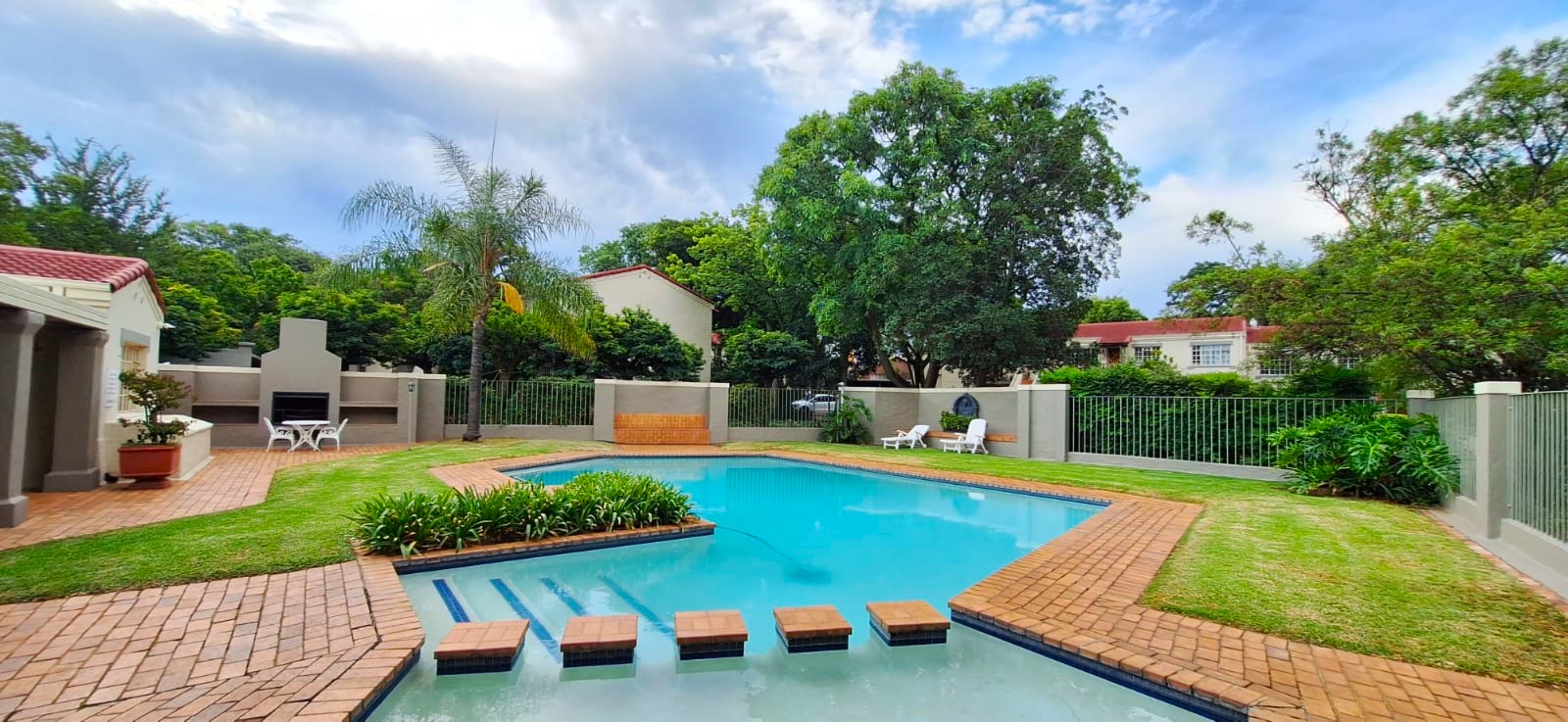 To Let 2 Bedroom Property for Rent in Bryanston East Gauteng