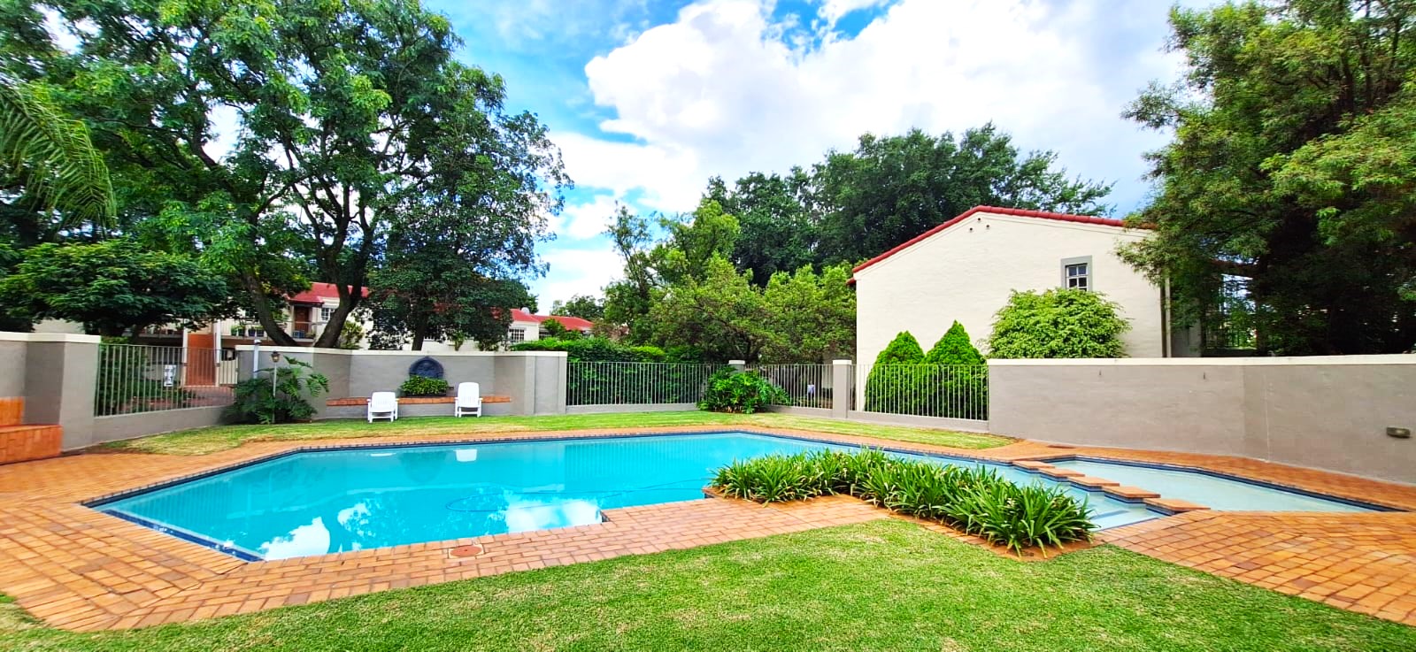 To Let 2 Bedroom Property for Rent in Bryanston East Gauteng