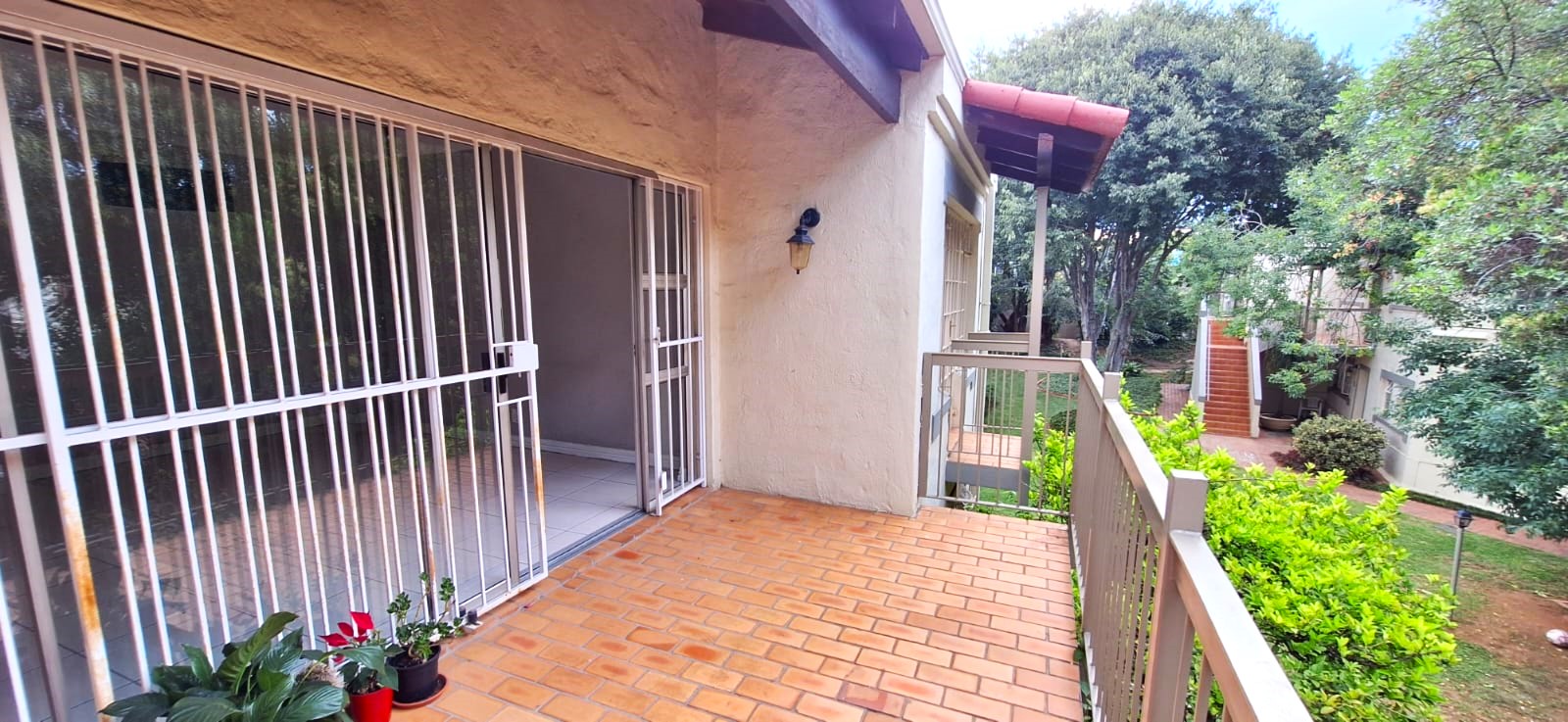 To Let 2 Bedroom Property for Rent in Bryanston East Gauteng