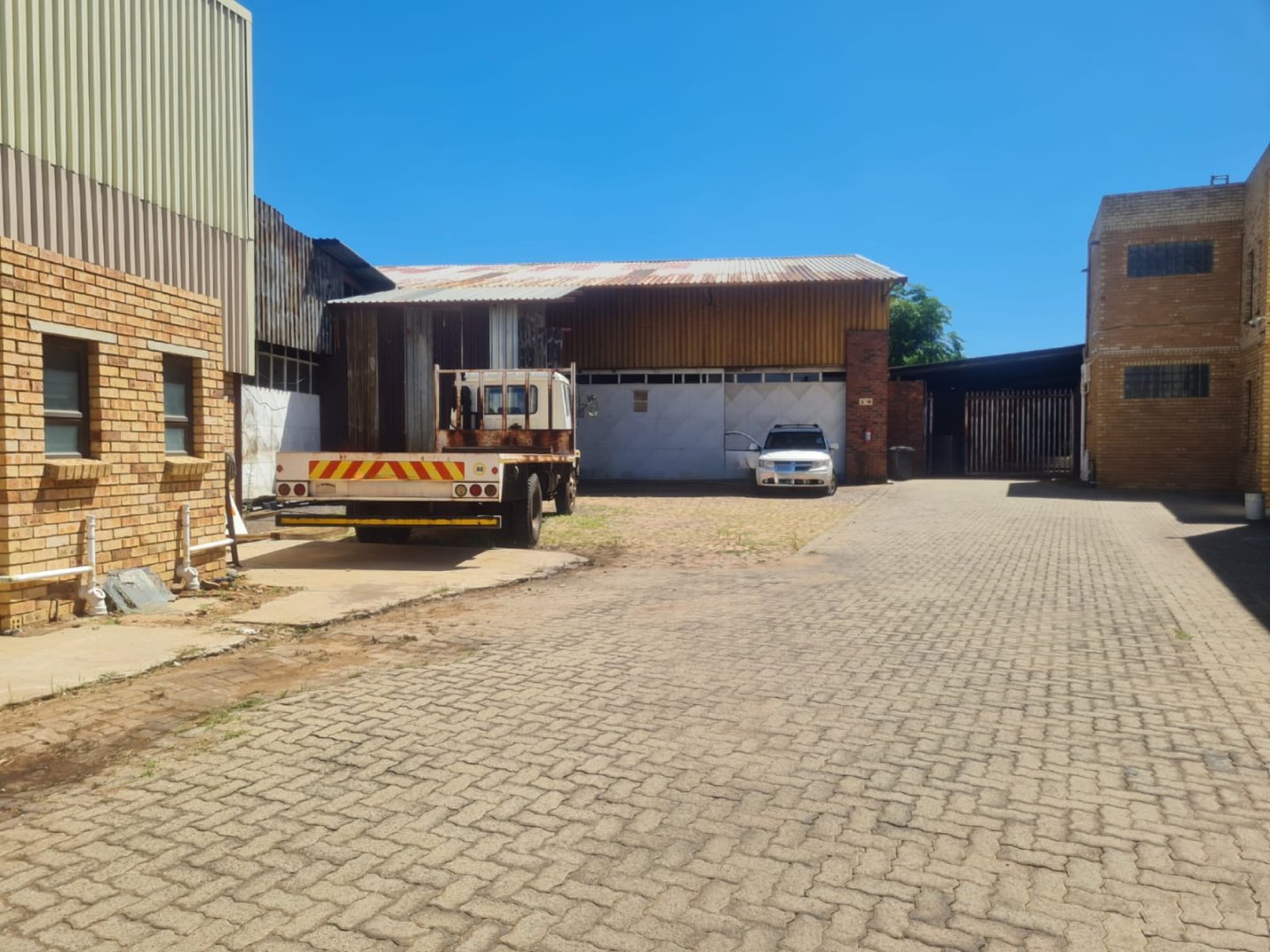 Commercial Property for Sale in Lenasia Ext 6 Gauteng