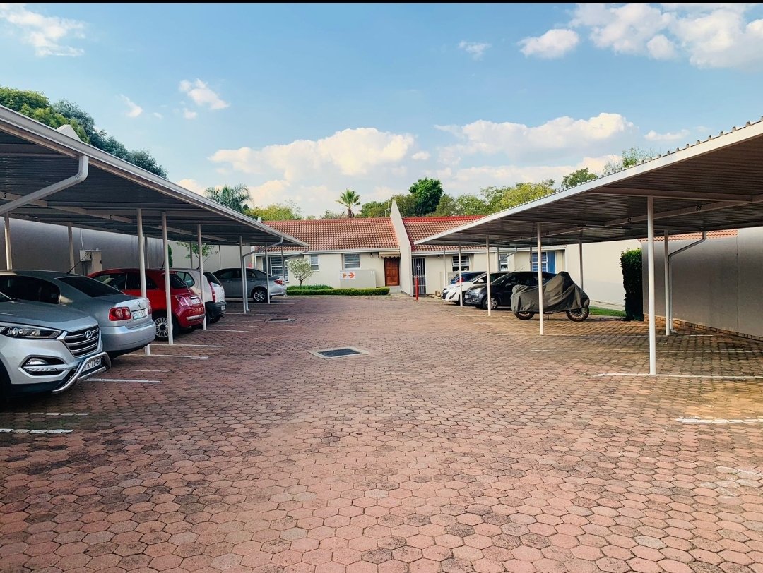 To Let 2 Bedroom Property for Rent in Magaliessig Gauteng