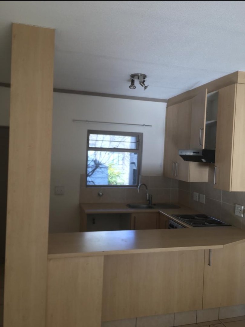 To Let 1 Bedroom Property for Rent in Sunninghill Gauteng