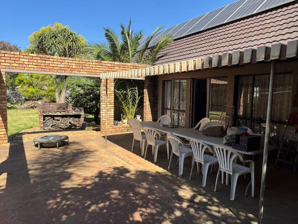 4 Bedroom Property for Sale in Van Riebeeck Park Gauteng