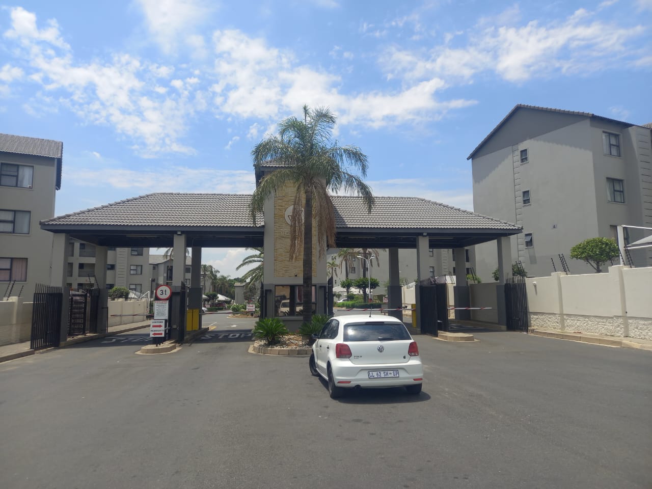 2 Bedroom Property for Sale in Erand Gardens Gauteng