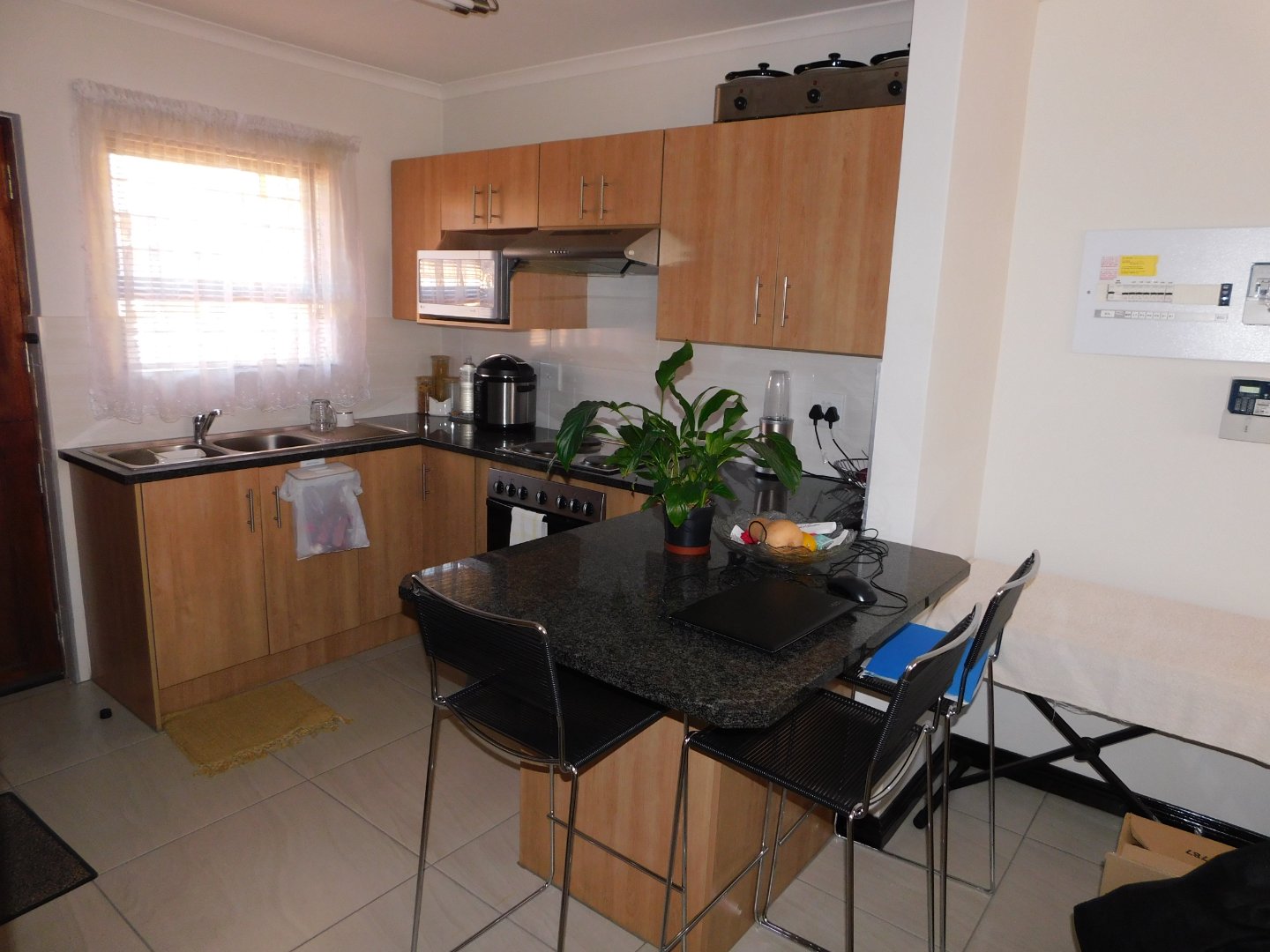 To Let 2 Bedroom Property for Rent in Featherbrooke Hills Retirement Gauteng