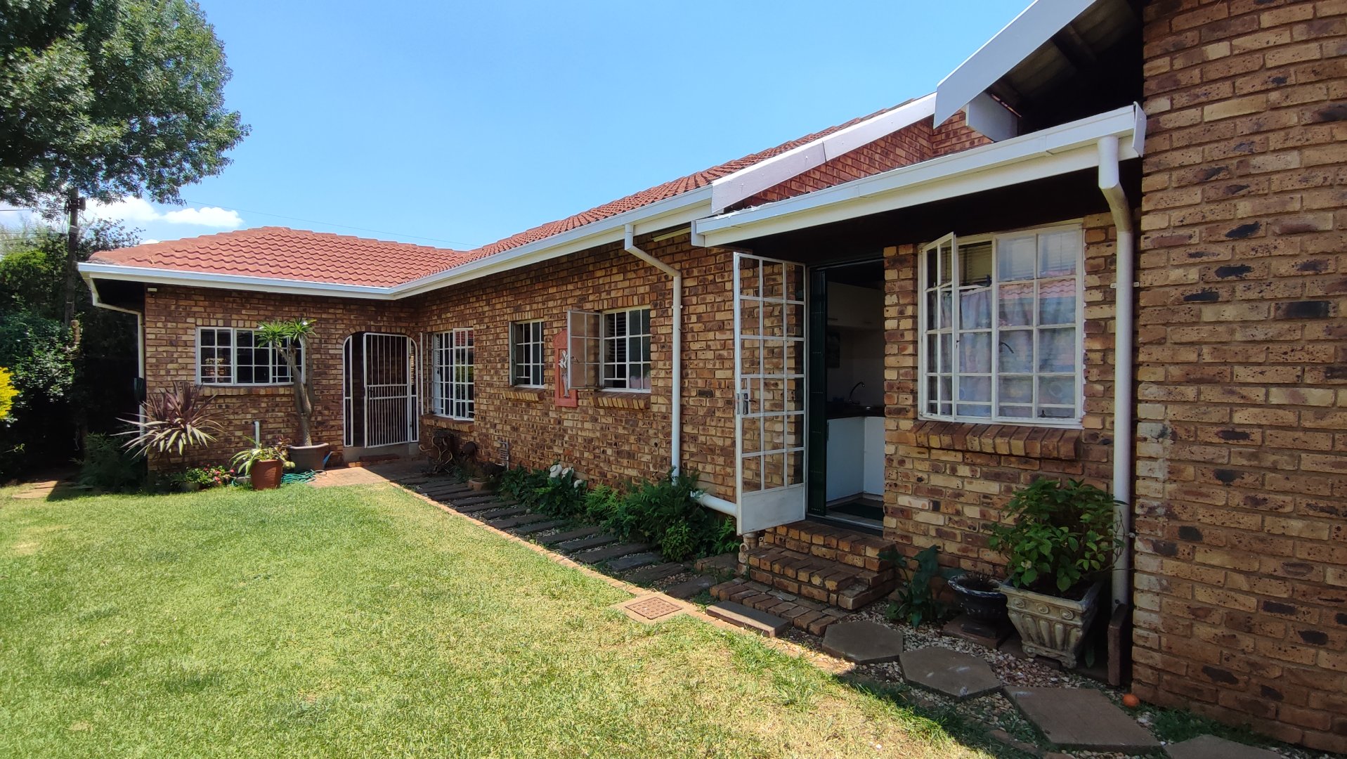 3 Bedroom Property for Sale in Clubview Gauteng