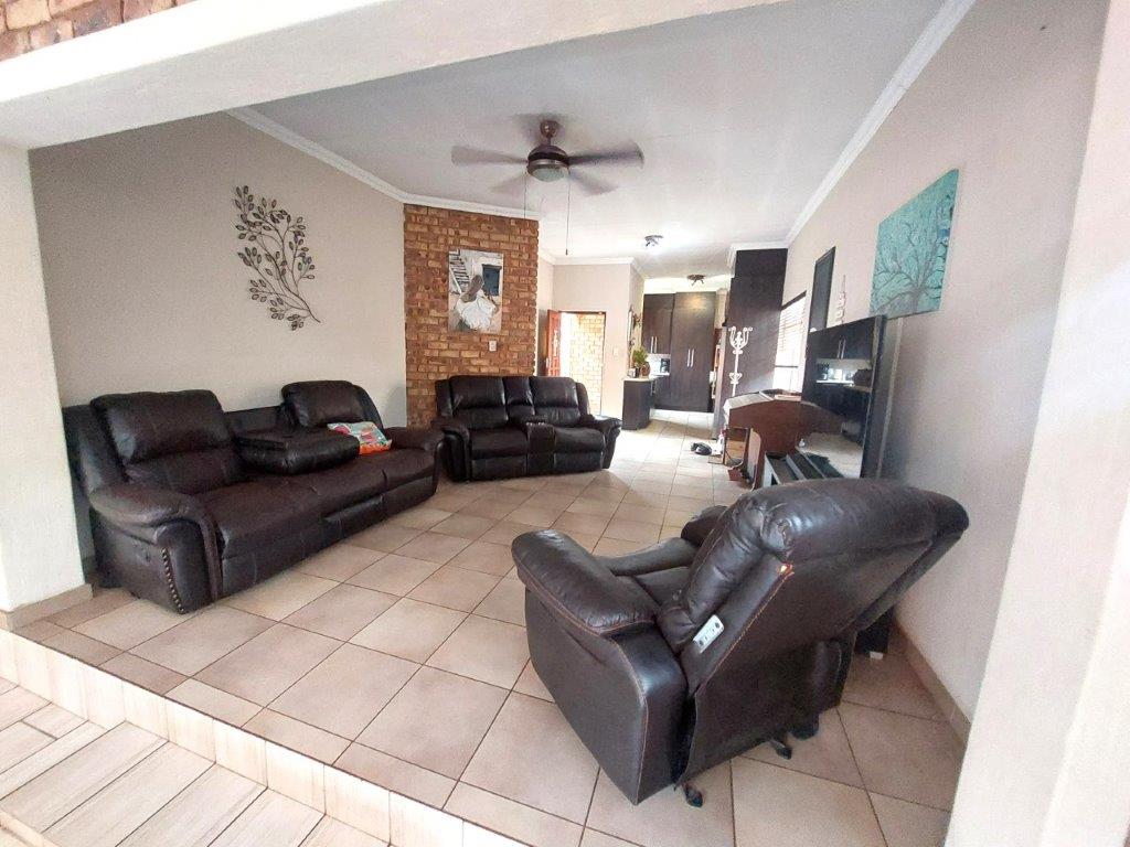 3 Bedroom Property for Sale in Clubview Gauteng