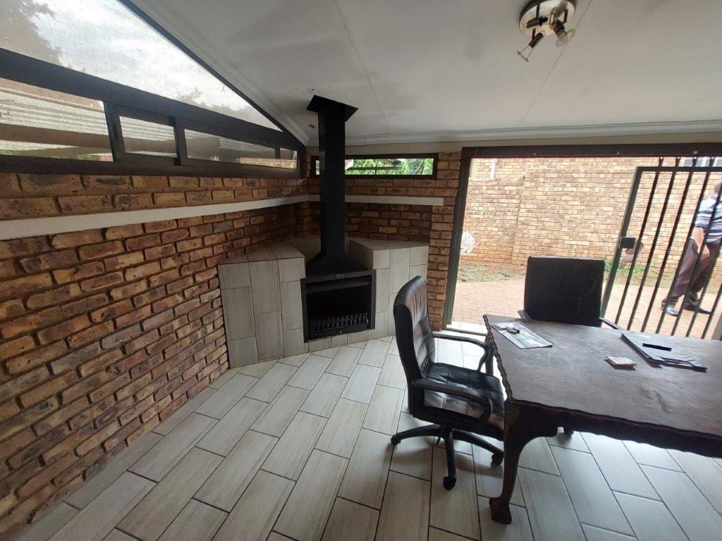 3 Bedroom Property for Sale in Clubview Gauteng