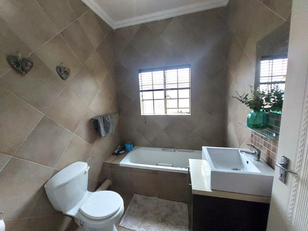 3 Bedroom Property for Sale in Clubview Gauteng