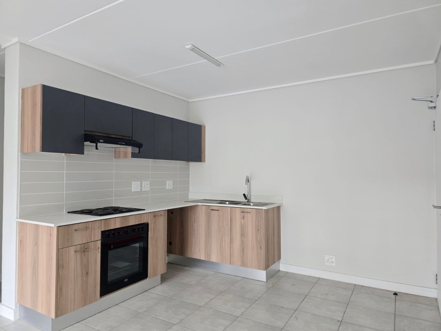 To Let 2 Bedroom Property for Rent in Witfield Gauteng