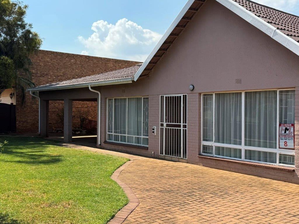 4 Bedroom Property for Sale in Van Riebeeck Park Gauteng