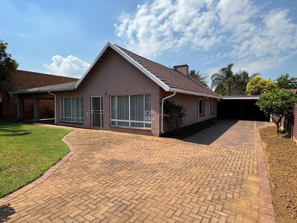 4 Bedroom Property for Sale in Van Riebeeck Park Gauteng