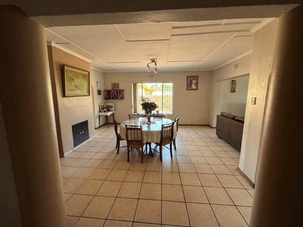 4 Bedroom Property for Sale in Van Riebeeck Park Gauteng