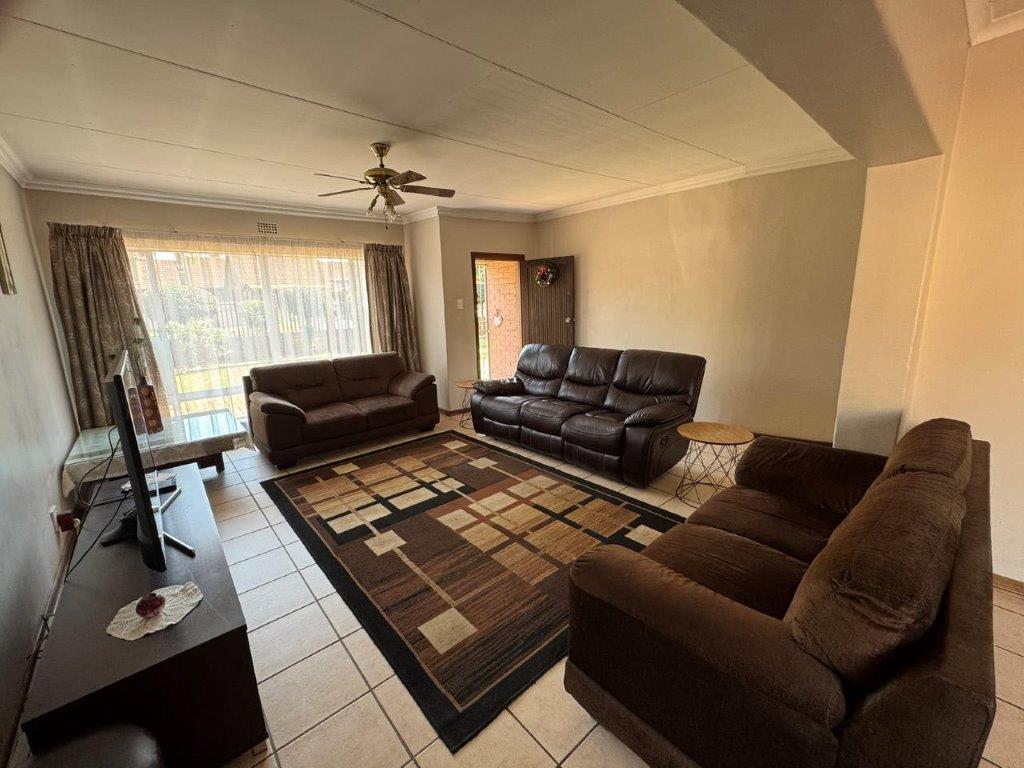 4 Bedroom Property for Sale in Van Riebeeck Park Gauteng