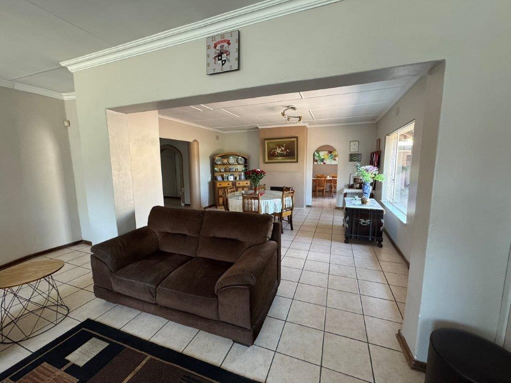 4 Bedroom Property for Sale in Van Riebeeck Park Gauteng