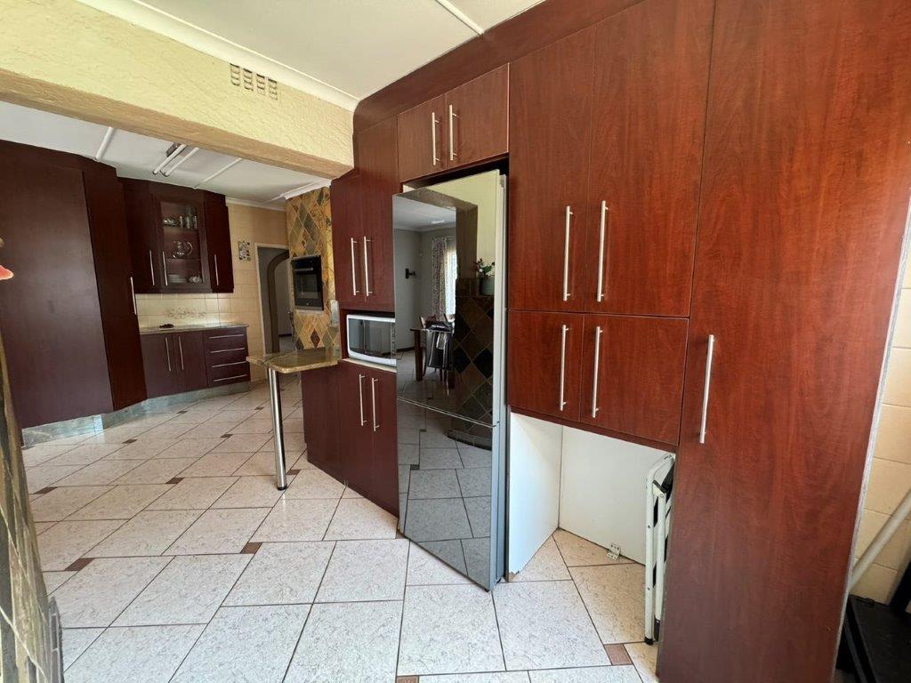 4 Bedroom Property for Sale in Van Riebeeck Park Gauteng