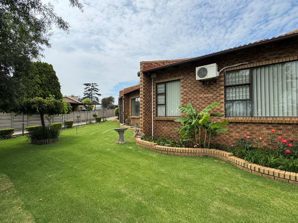 4 Bedroom Property for Sale in Bonaero Park Gauteng