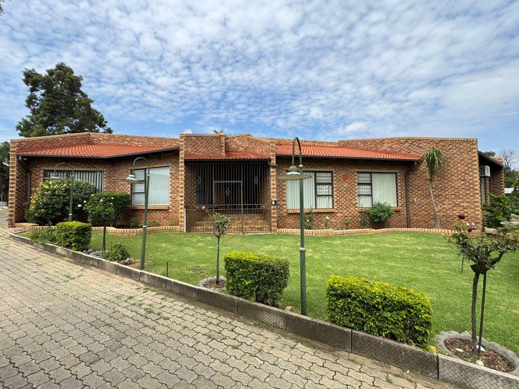 4 Bedroom Property for Sale in Bonaero Park Gauteng