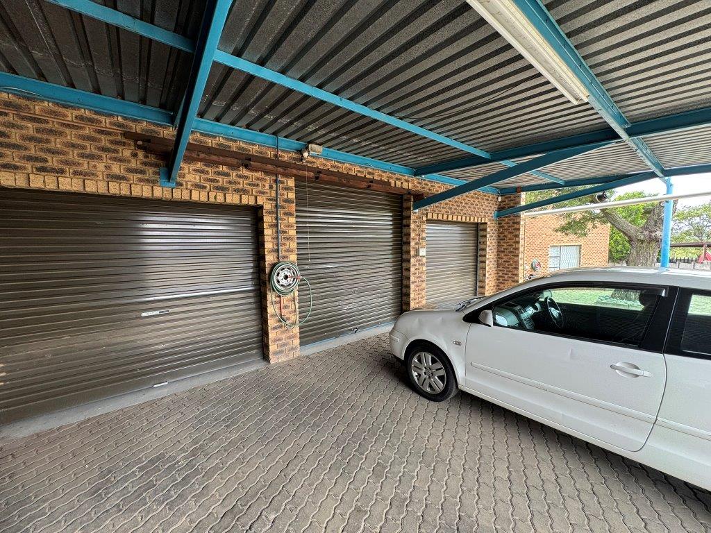 4 Bedroom Property for Sale in Bonaero Park Gauteng