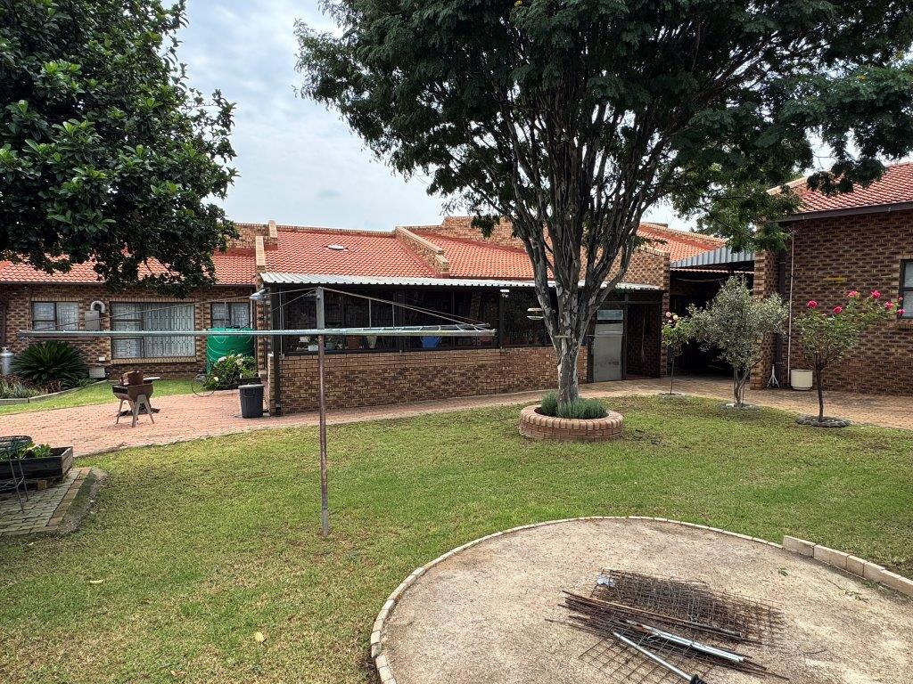 4 Bedroom Property for Sale in Bonaero Park Gauteng